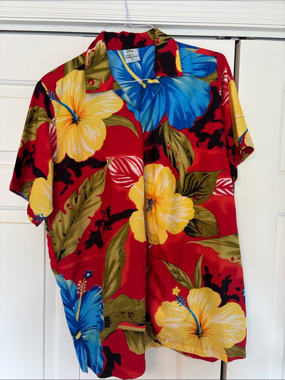Men's Red Tropical Floral Short-Sleeve Button-Down Shirt